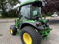 Obsttraktor John Deere 4066R