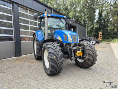 Schlepper / Traktor New Holland T 6080