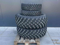 Räder, Reifen, Felgen & Distanzringe Galaxy 360/70R24 + 200/70R16