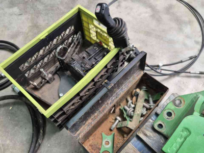 Frontlader Mailleux Voorlader aanbouwdelen passend aan JOHN DEERE 6R en 6M 4 cilinder