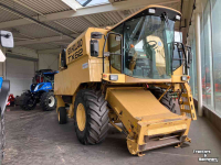 Mähdrescher New Holland TX62