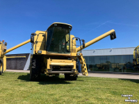 Mähdrescher New Holland TX62