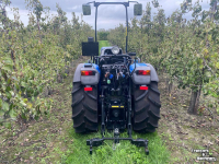 Obsttraktor New Holland T4.75V EXPORT