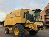 Mähdrescher New Holland TX 67