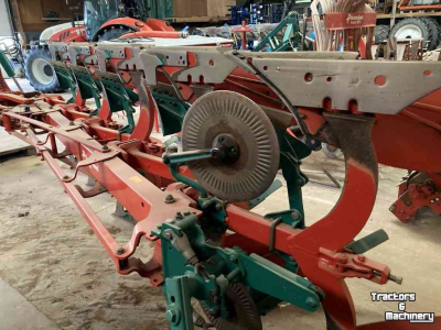 Pflüge Kverneland EG 100 5 schaar ploegen