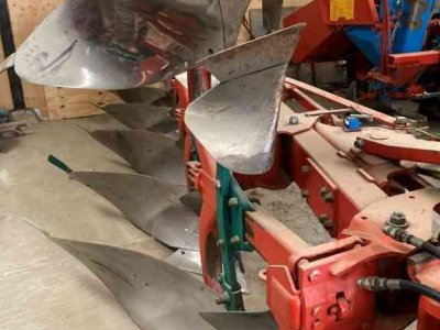Pflüge Kverneland EG 100 5 schaar ploegen