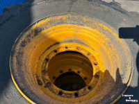 Räder, Reifen, Felgen & Distanzringe Michelin 480/80R26 XMCL op 12 gaats JCB velgen