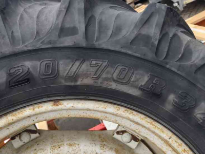 Räder, Reifen, Felgen & Distanzringe Pirelli 14.9R24