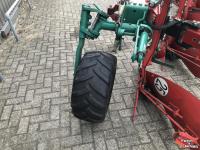 Pflüge Kverneland LB 5-schaar Wentelploeg met VSS pakker / packer