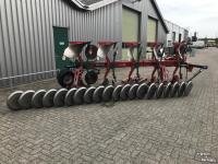 Pflüge Kverneland LB 5-schaar Wentelploeg met VSS pakker / packer
