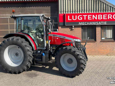 Schlepper / Traktor Massey Ferguson 5M.145 Dyna-4 Tractoren