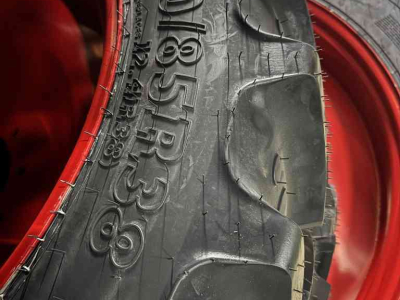 Räder, Reifen, Felgen & Distanzringe  320/90R54 & 320/85R38