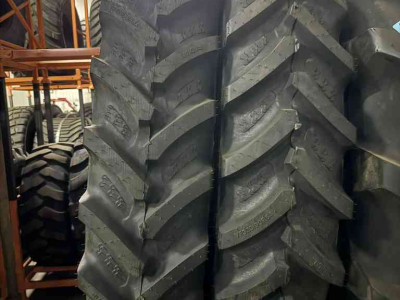 Räder, Reifen, Felgen & Distanzringe  320/90R54 & 320/85R38
