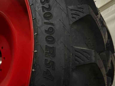 Räder, Reifen, Felgen & Distanzringe  320/90R54 & 320/85R38