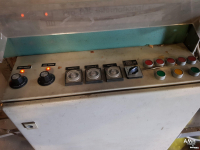 Sonstiges Förderanlagen und Material-Handling-Ausrüstungen Pro-Pak BSM-1 rolverpakker links onbekend / unknown rolverpakker roll stock bagger raschelsack verpackung netzmaschine
