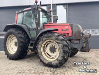 Schlepper / Traktor Valtra 6750