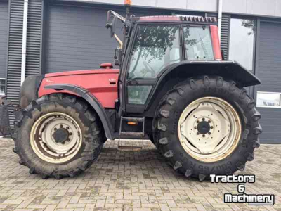 Schlepper / Traktor Valtra 6750