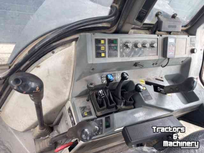 Schlepper / Traktor Valtra 6750