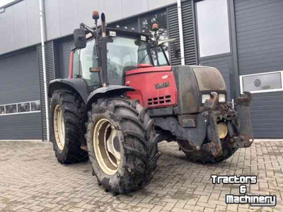 Schlepper / Traktor Valtra 6750