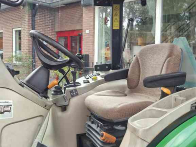 Gartentraktoren John Deere 4720 E hydro