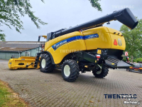 Mähdrescher New Holland CX 8.70 combine / maaidorser