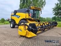 Mähdrescher New Holland CX 8.70 combine / maaidorser