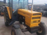 Schlepper / Traktor Renault 681 2wd