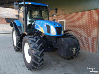 Schlepper / Traktor New Holland TSA 135