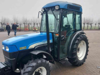 Obsttraktor New Holland TNV75A