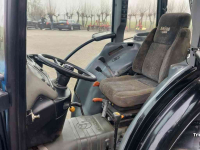 Obsttraktor New Holland TNV75A