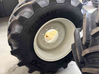 Räder, Reifen, Felgen & Distanzringe BKT 900/50R42 + 710/55R28 of 710/55R30