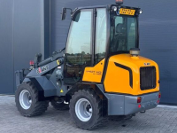 Radlader Giant 452