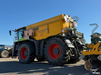 Gülletankwagen / Güllefässer Claas Xerion