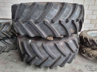 Räder, Reifen, Felgen & Distanzringe BKT 710/70R42 & 600/65R30