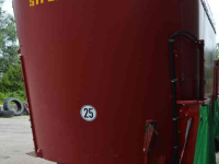 Futtermischwagen Vertikal Strautmann verti mix 3101
