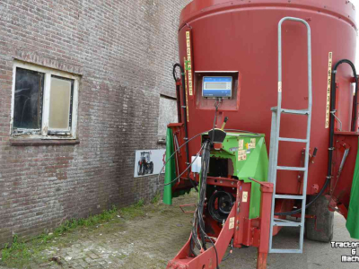 Futtermischwagen Vertikal Strautmann verti mix 3101