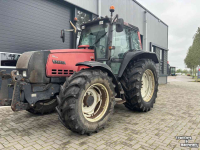 Schlepper / Traktor Valtra 6750