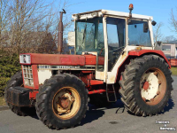 Schlepper / Traktor International 844 SB
