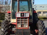 Schlepper / Traktor International 844 SB