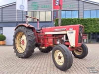 Schlepper / Traktor International 624