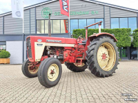 Schlepper / Traktor International 624