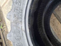 Räder, Reifen, Felgen & Distanzringe BKT 340/85R28