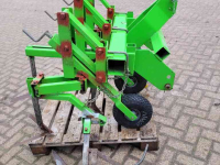 Sonstiges Baumschulmaschinen und Zubehör Rosko Gewas geleide Schoffelmachine 3 rij