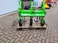 Sonstiges Baumschulmaschinen und Zubehör Rosko Gewas geleide Schoffelmachine 3 rij