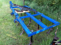 Grubber  Vaste tand cultivator 3 rijer