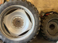 Räder, Reifen, Felgen & Distanzringe Michelin 230/95 R32 en 270/95R48