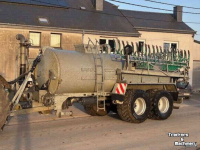 Gülletankwagen / Güllefässer Fliegl MAXX LINE Mesttank + Sleepvoetbemester