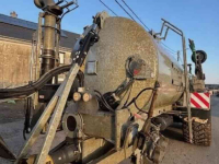 Gülletankwagen / Güllefässer Fliegl MAXX LINE Mesttank + Sleepvoetbemester
