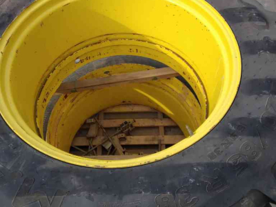 Räder, Reifen, Felgen & Distanzringe  420/85R38 360/70R28
