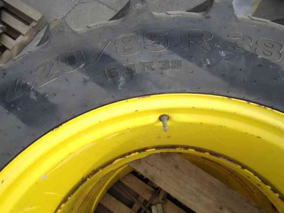Räder, Reifen, Felgen & Distanzringe  420/85R38 360/70R28